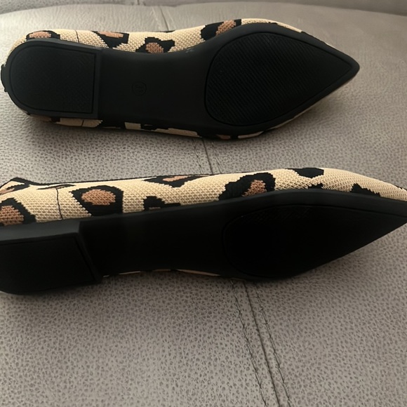 Venus Celia Leopard Flats Size 6.5- 7 New!!! - Picture 5 of 10